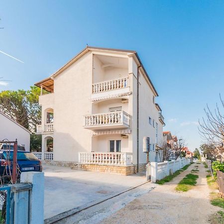 נין Apartments Ivica - With Parking מראה חיצוני תמונה