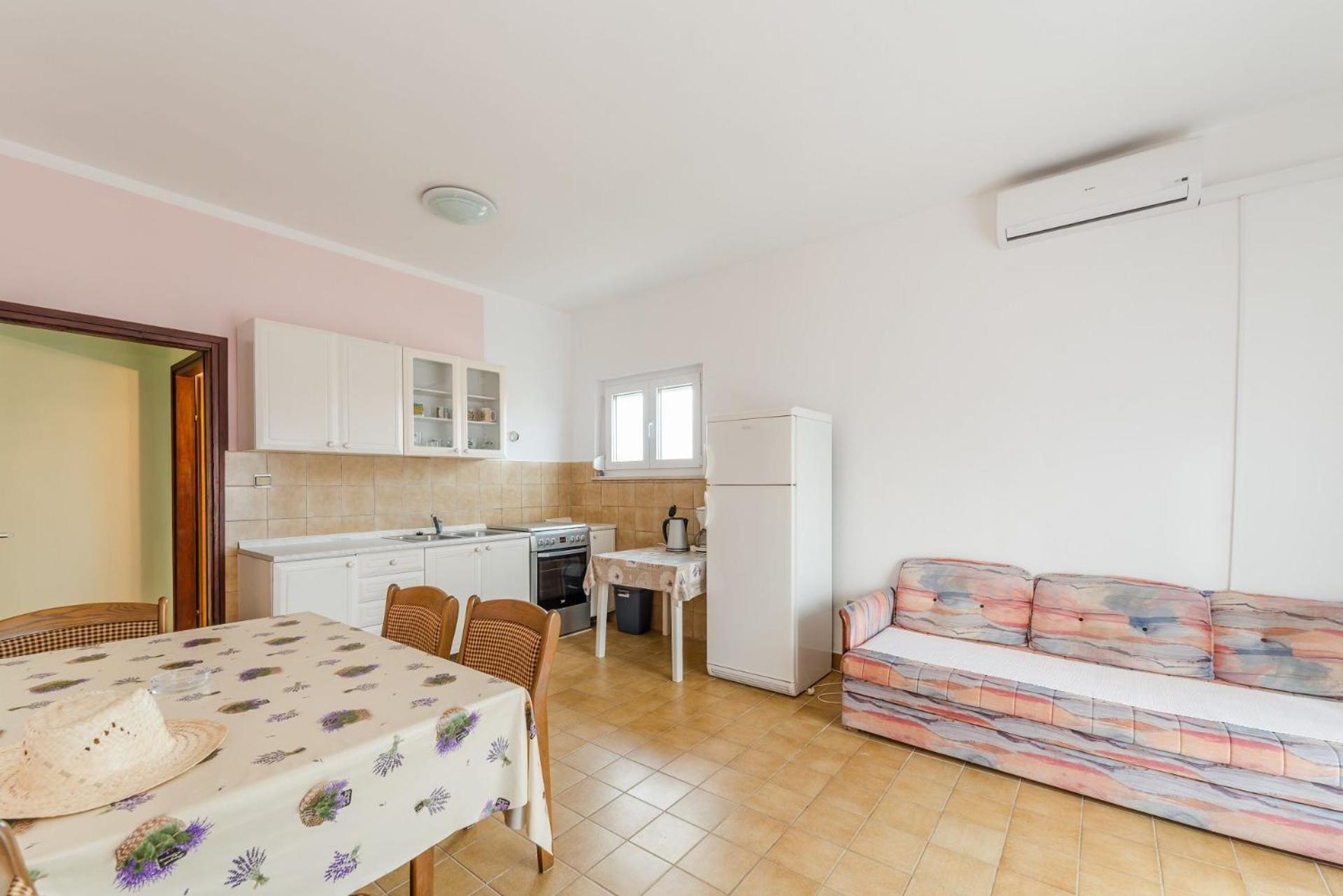 נין Apartments Ivica - With Parking מראה חיצוני תמונה