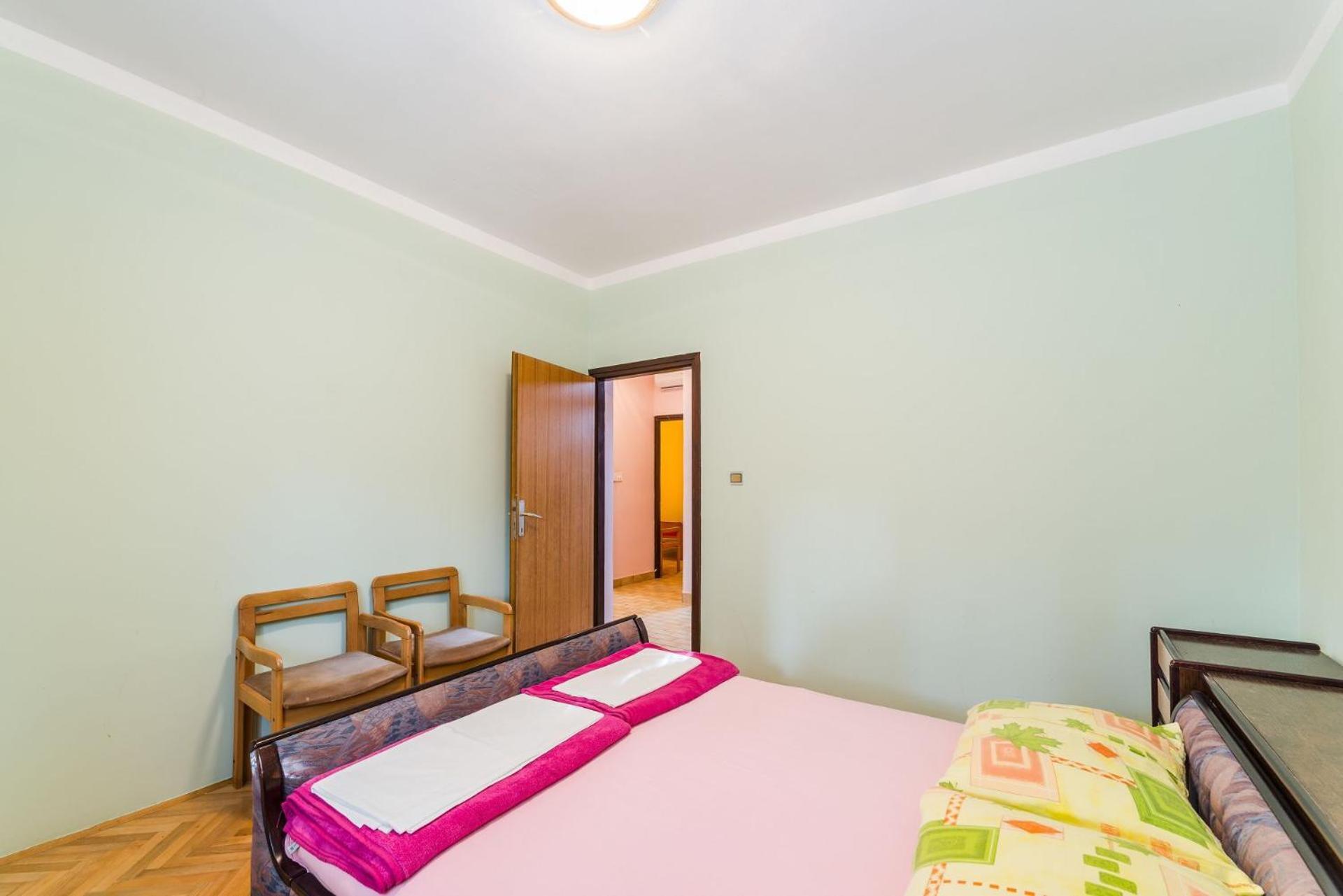 נין Apartments Ivica - With Parking מראה חיצוני תמונה