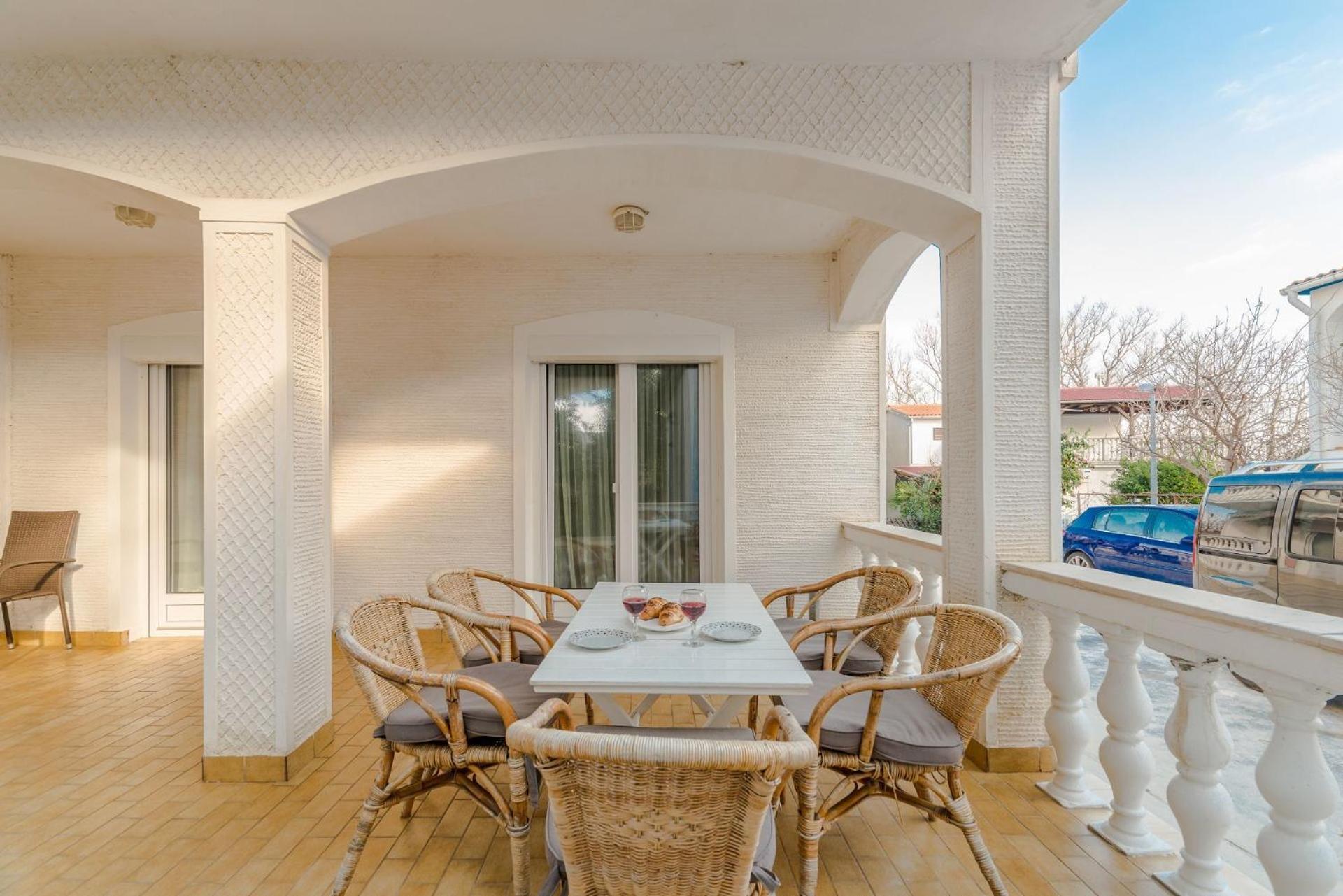 נין Apartments Ivica - With Parking מראה חיצוני תמונה
