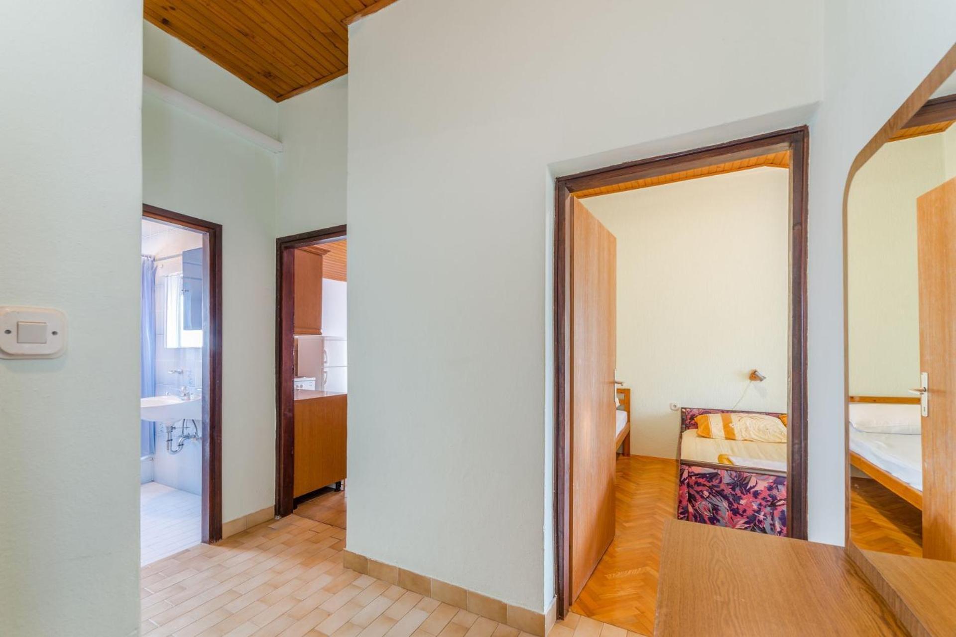 נין Apartments Ivica - With Parking מראה חיצוני תמונה