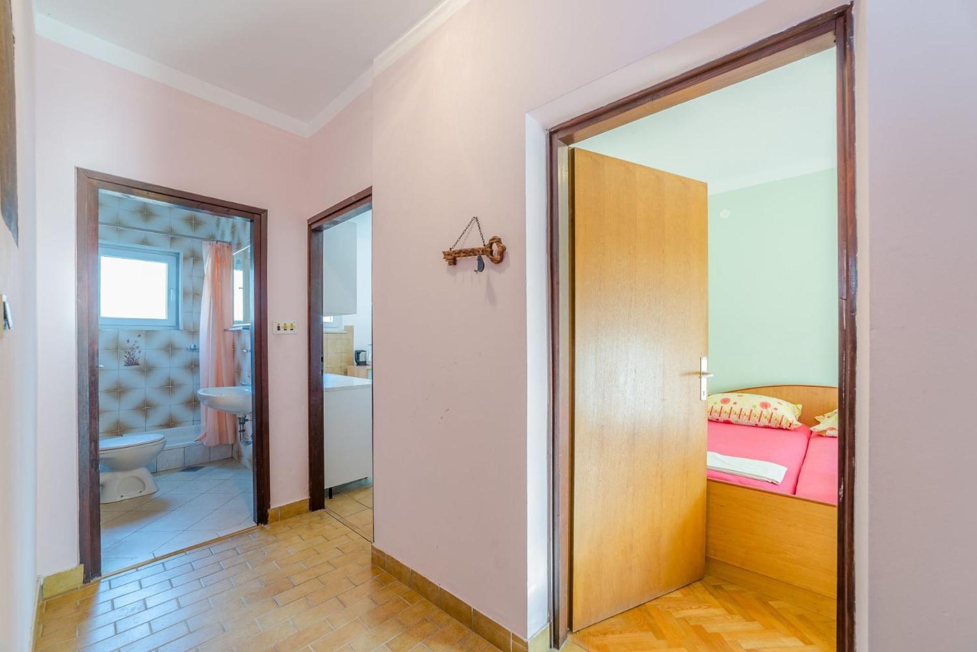 נין Apartments Ivica - With Parking מראה חיצוני תמונה