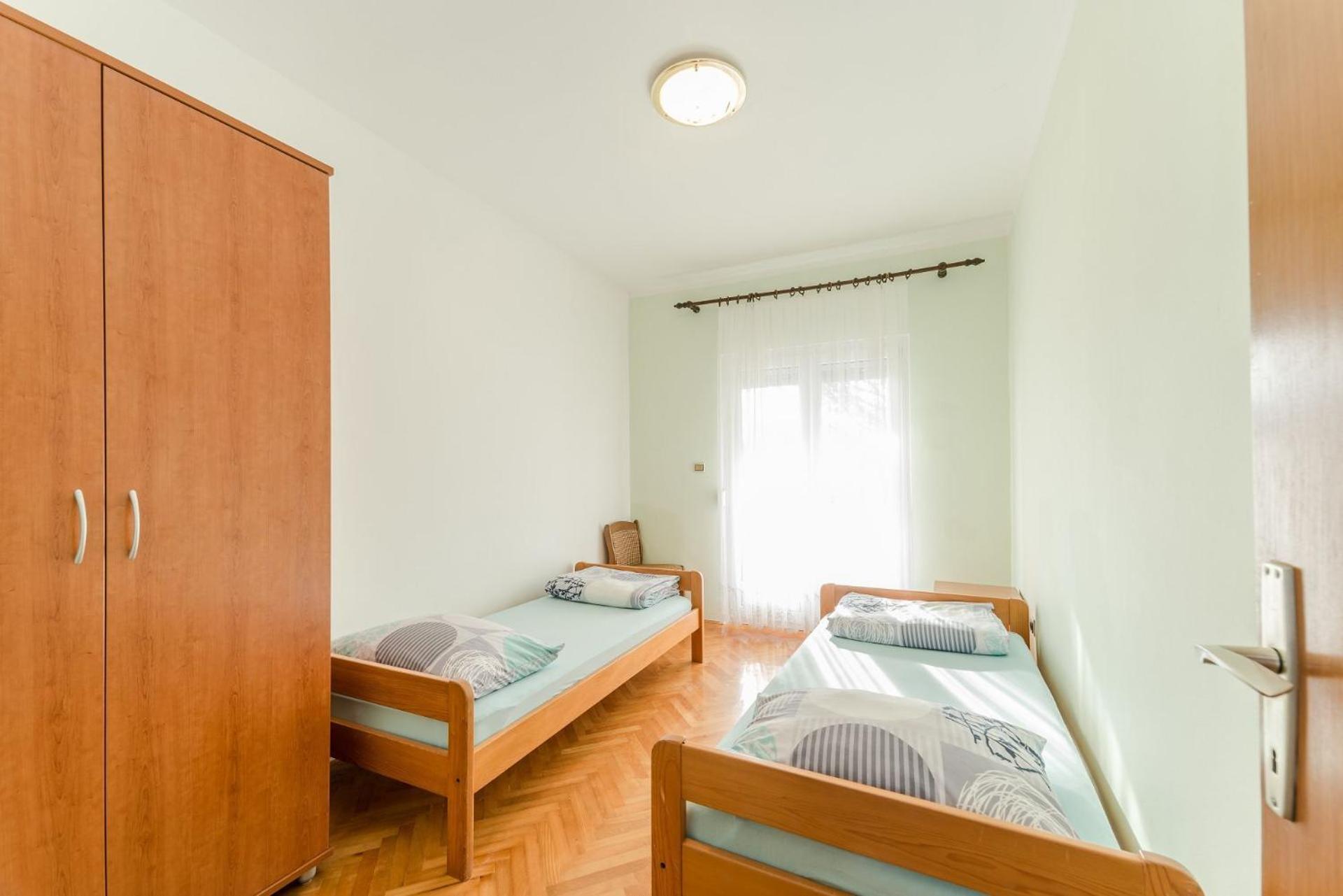 נין Apartments Ivica - With Parking מראה חיצוני תמונה