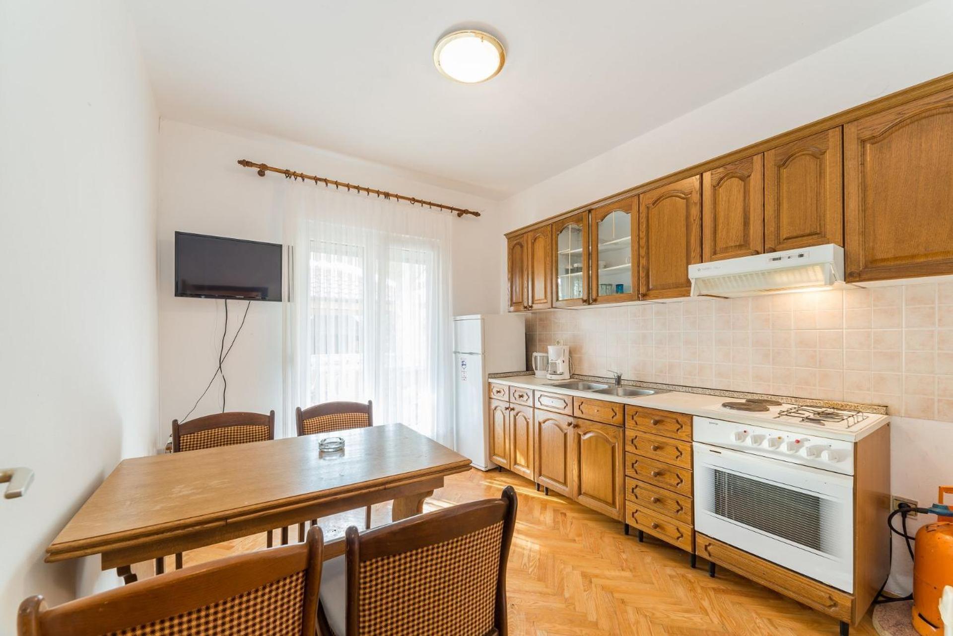 נין Apartments Ivica - With Parking מראה חיצוני תמונה